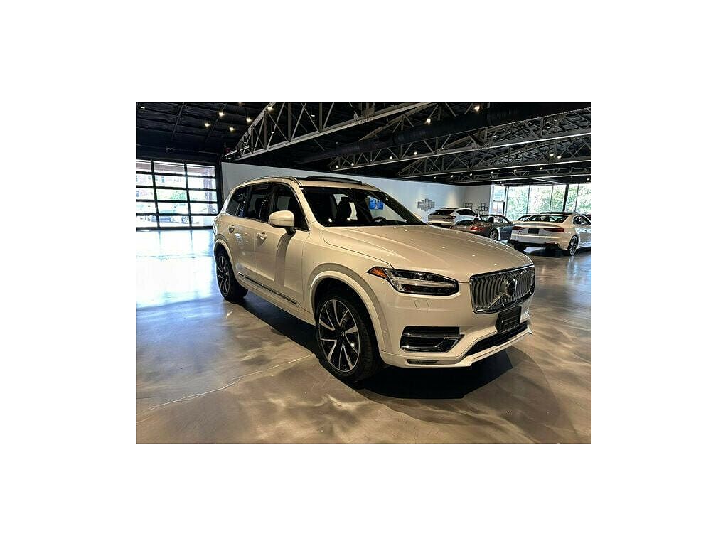 2023 Volvo XC90 B6 Plus Bright