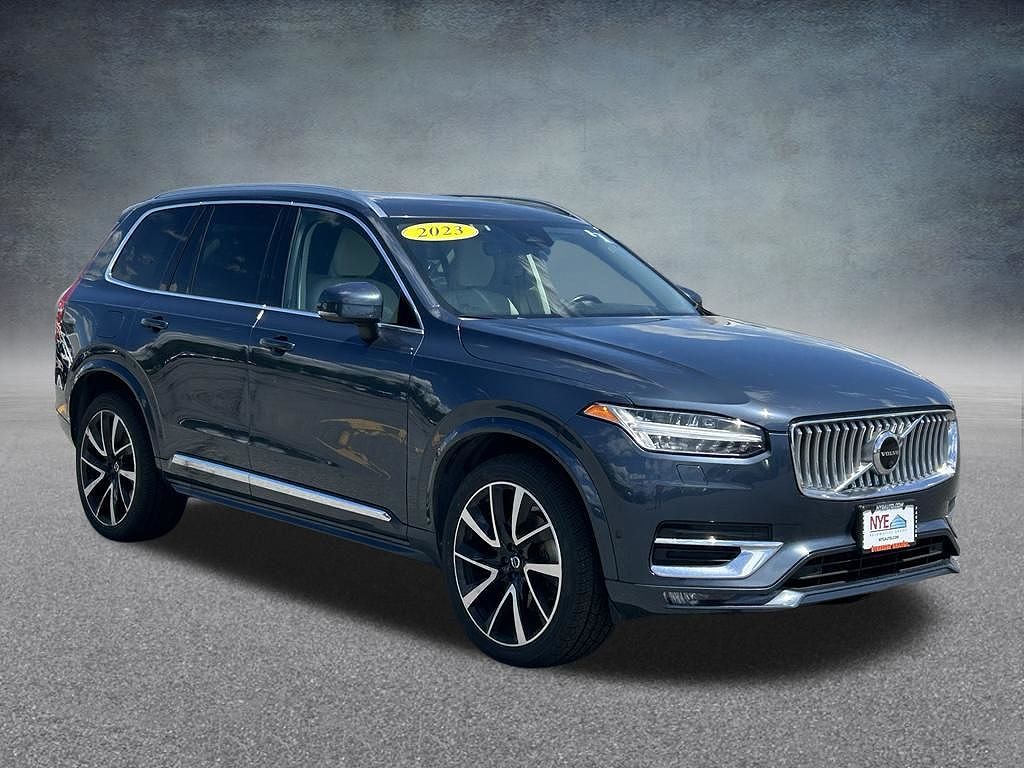 2023 Volvo XC90 B6 Plus Bright
