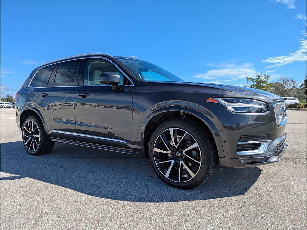 2023 Volvo XC90 B6 Plus Bright