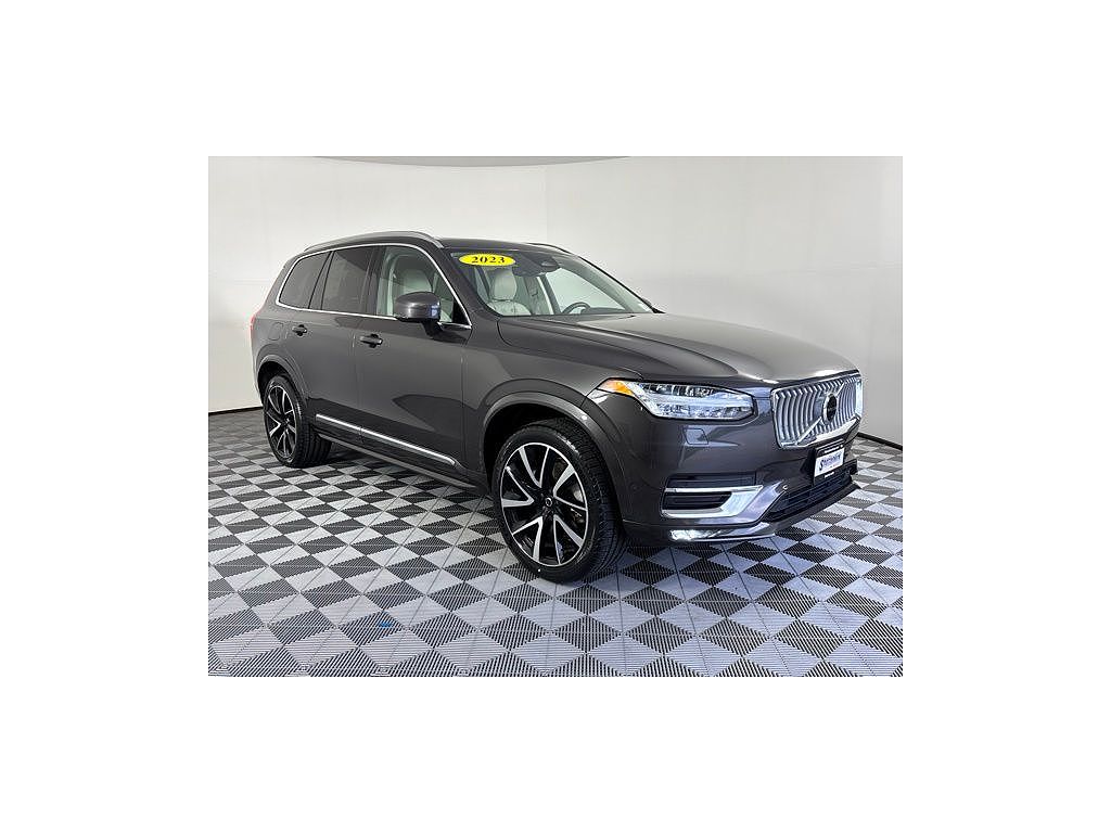 2023 Volvo XC90 B6 Plus Bright