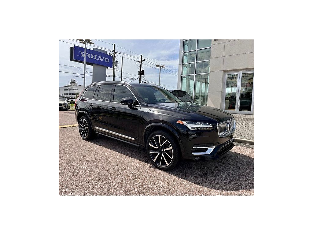 2023 Volvo XC90 B6 Plus Bright