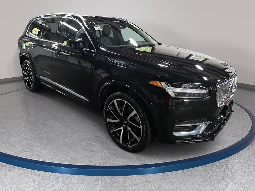2023 Volvo XC90 B6 AWD Plus 7-Seater