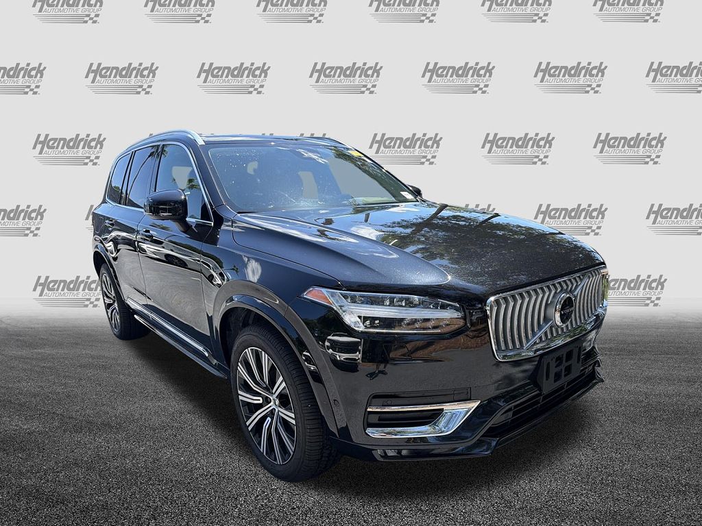 2023 Volvo XC90 Plus