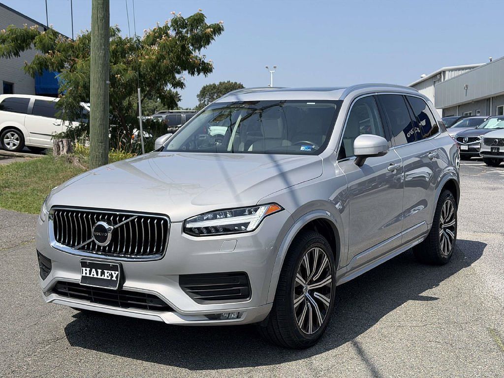 2023 Volvo XC90 B6 Core