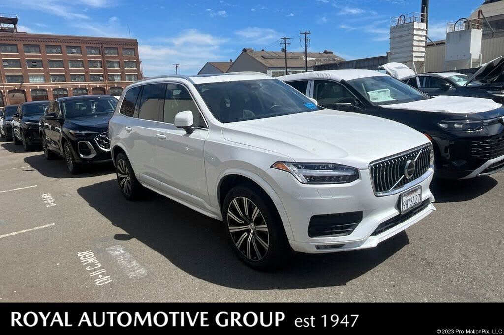 2023 Volvo XC90 B6 Core