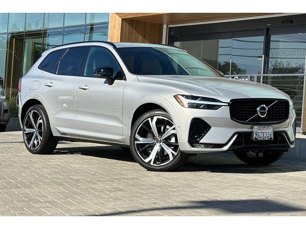 2023 Volvo XC60 B6 Ultimate Dark