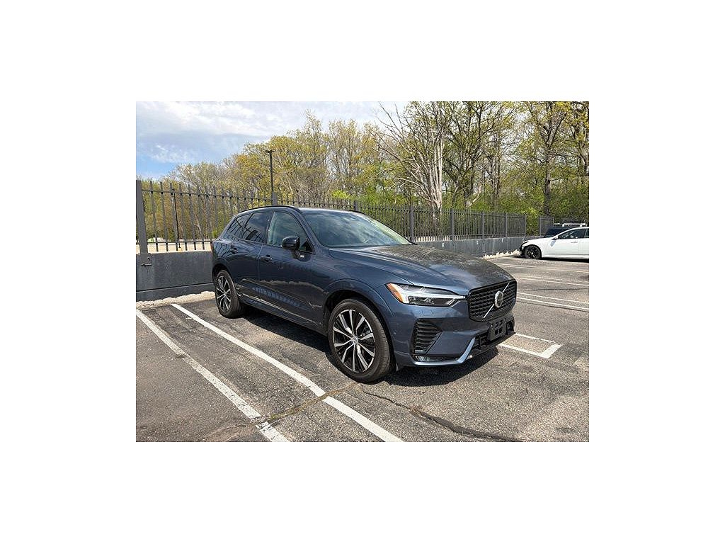 2023 Volvo XC60 B6 Ultimate Dark