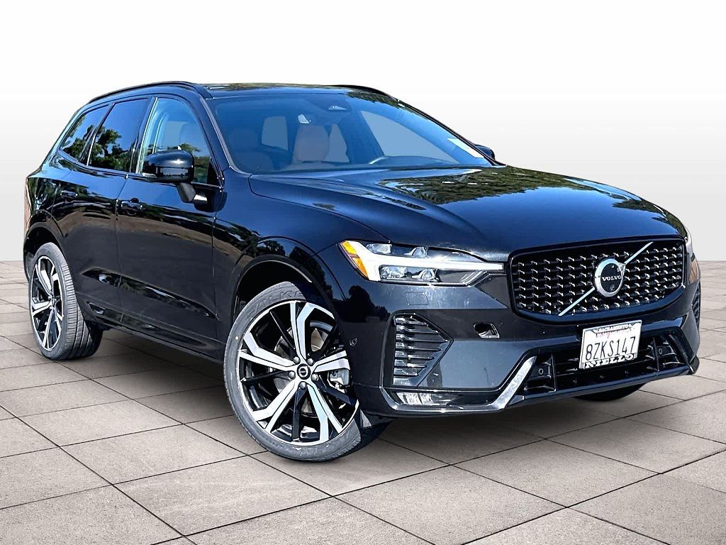2023 Volvo XC60 B6 Ultimate Dark