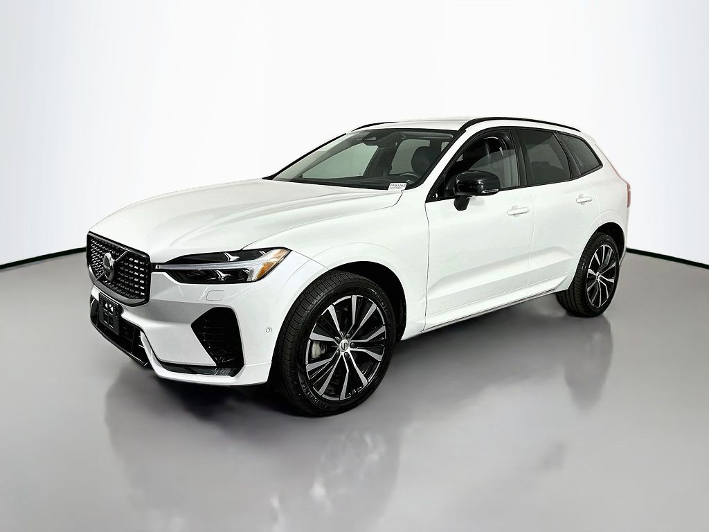 2023 Volvo XC60 B6 Ultimate Dark