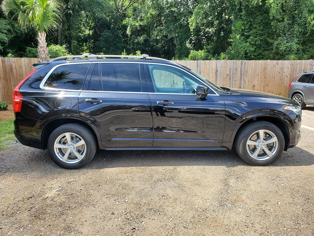 2019 Volvo XC90 T5 Momentum