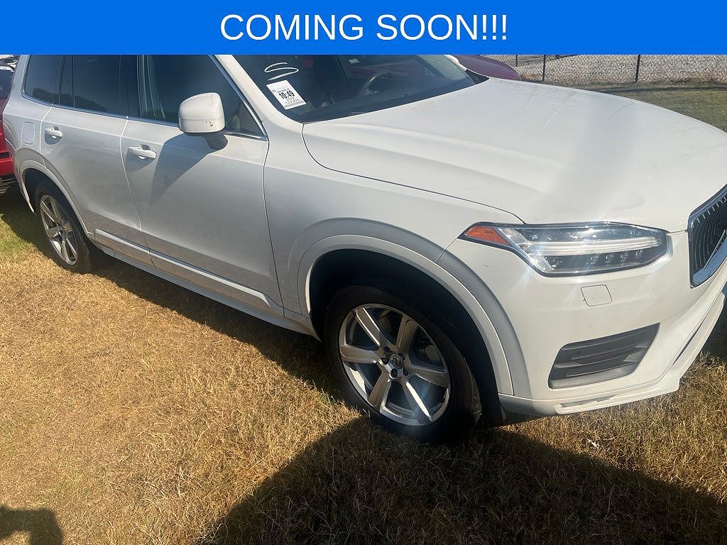 2022 Volvo XC90 T5 Momentum