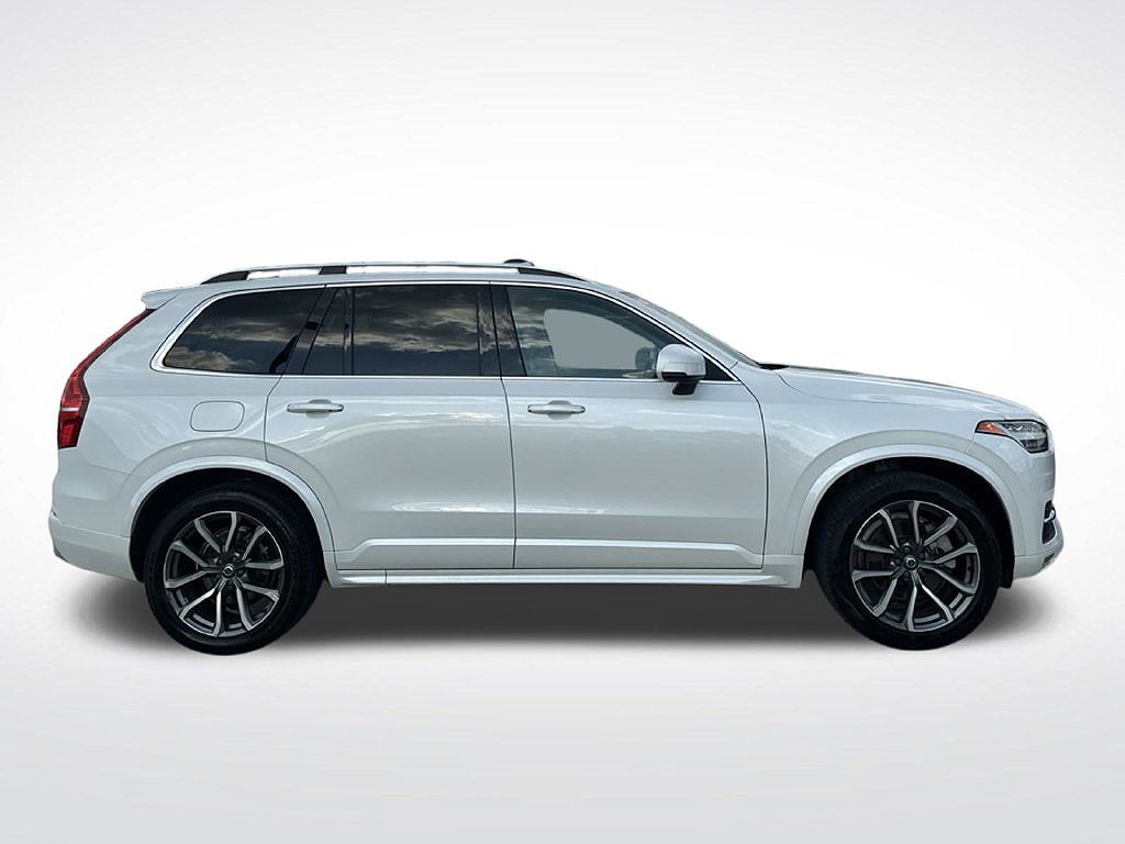 2019 Volvo XC90 T5 Momentum