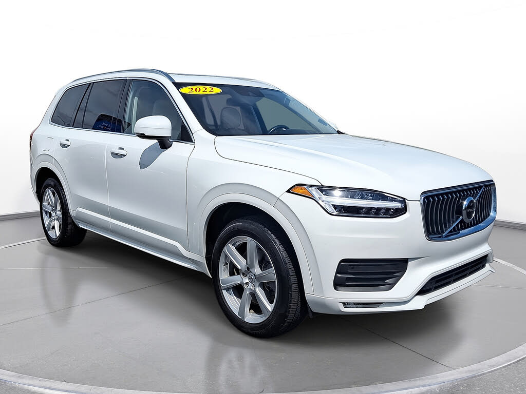 2022 Volvo XC90 T5 Momentum