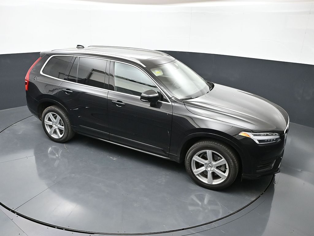 2022 Volvo XC90 T5 Momentum