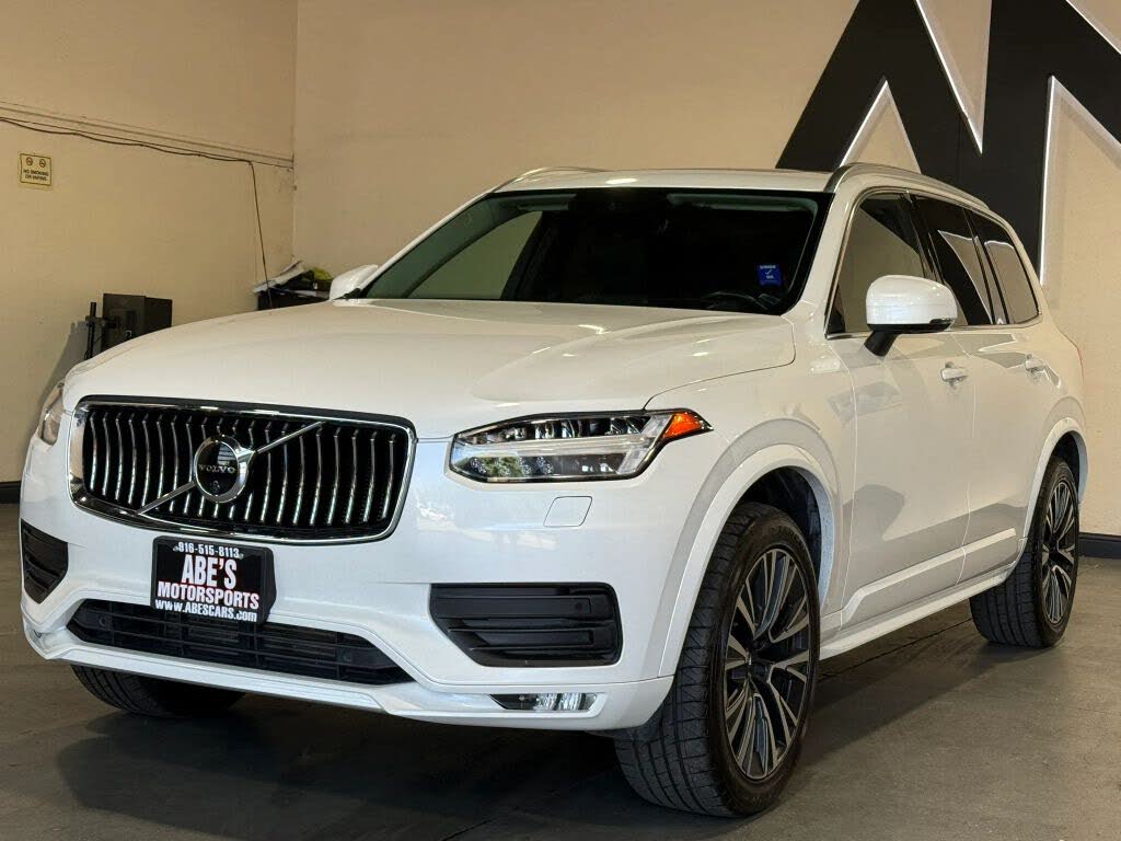 2022 Volvo XC90 T5 Momentum