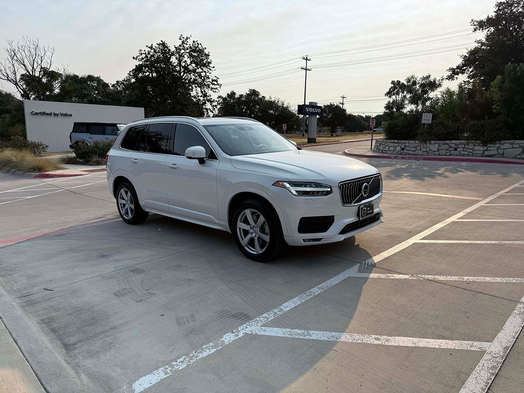2022 Volvo XC90 T5 AWD Momentum 7 Seater