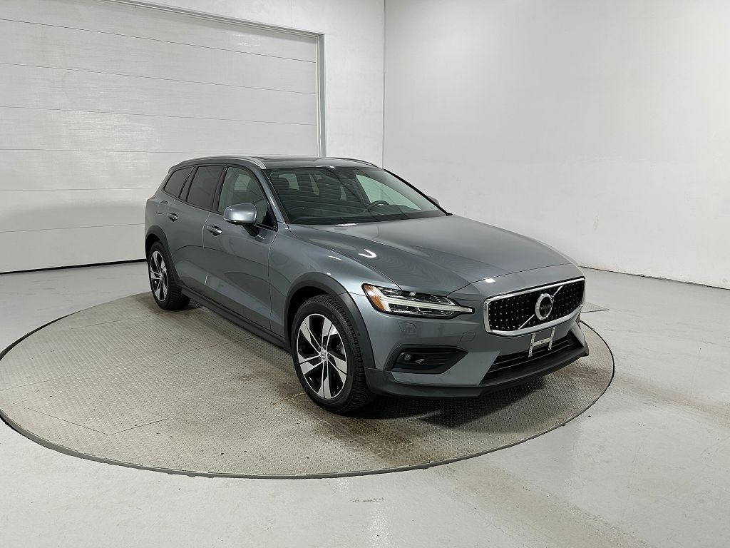 2020 Volvo V60 Cross Country T5