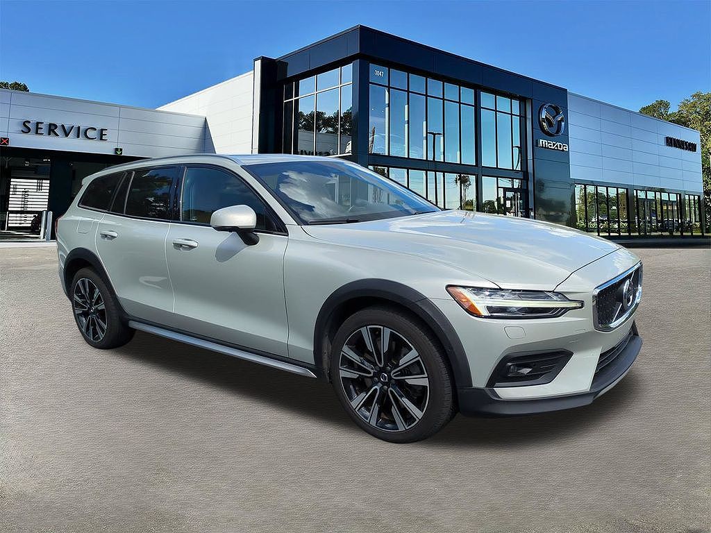 2022 Volvo V60 T5