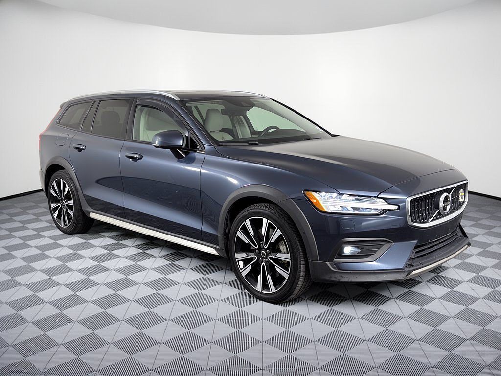 2020 Volvo V60 Cross Country T5