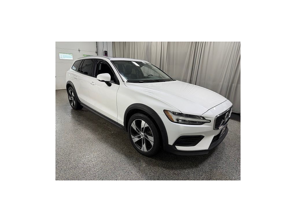 2020 Volvo V60 Cross Country T5