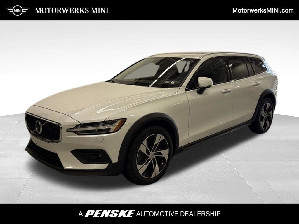 2022 Volvo V60 Cross Country T5