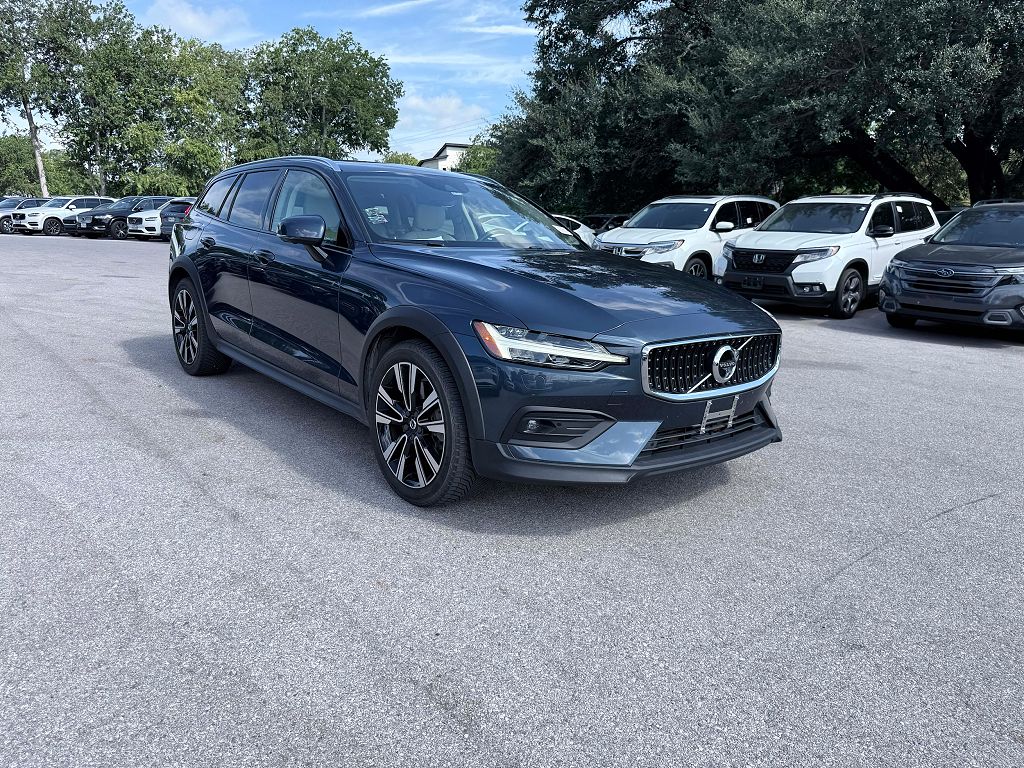 2020 Volvo V60 Cross Country T5