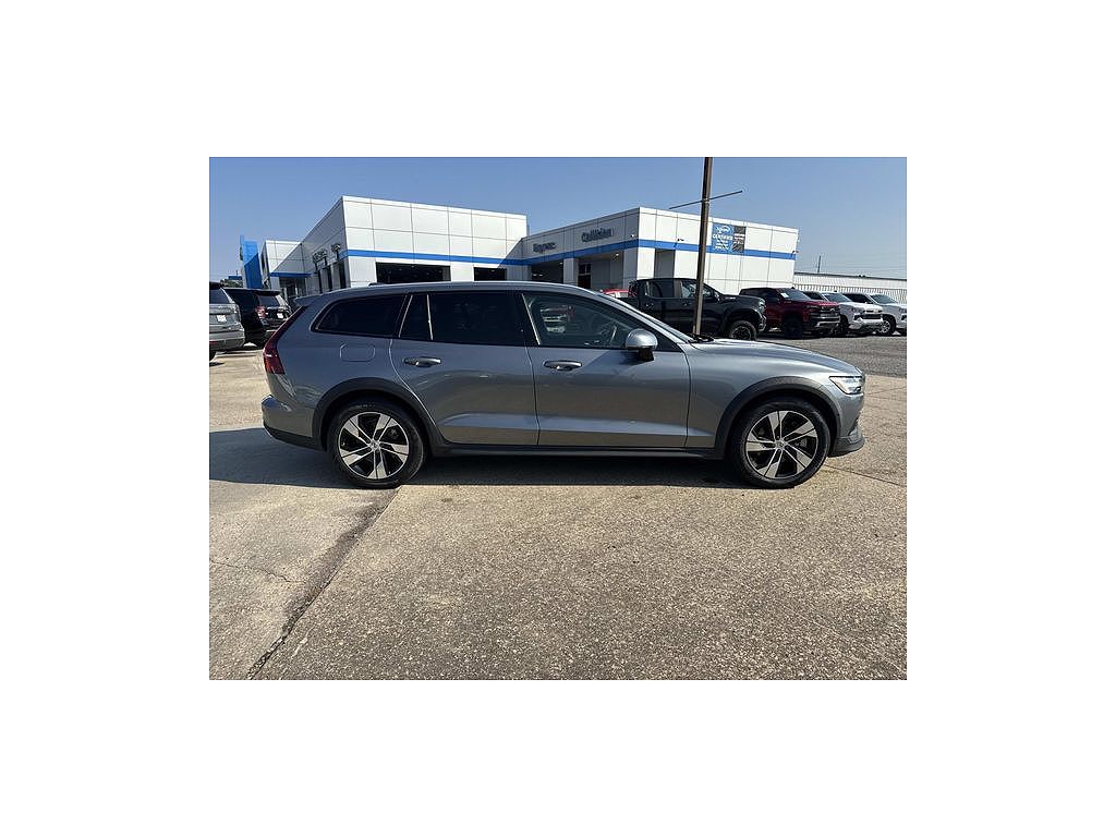 2020 Volvo V60 T5