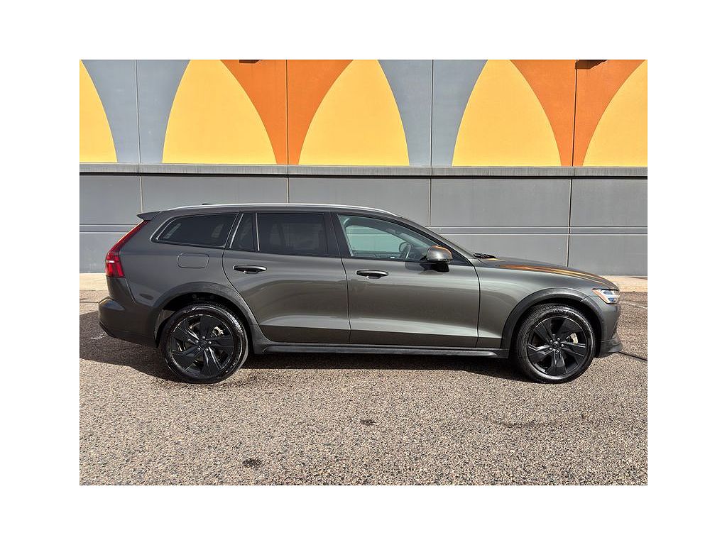 2020 Volvo V60 T5
