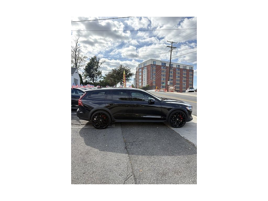 2020 Volvo V60 Cross Country T5