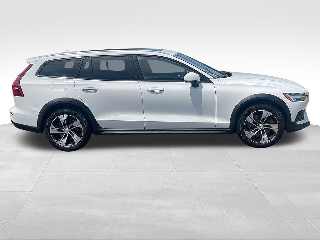 2020 Volvo V60 T5