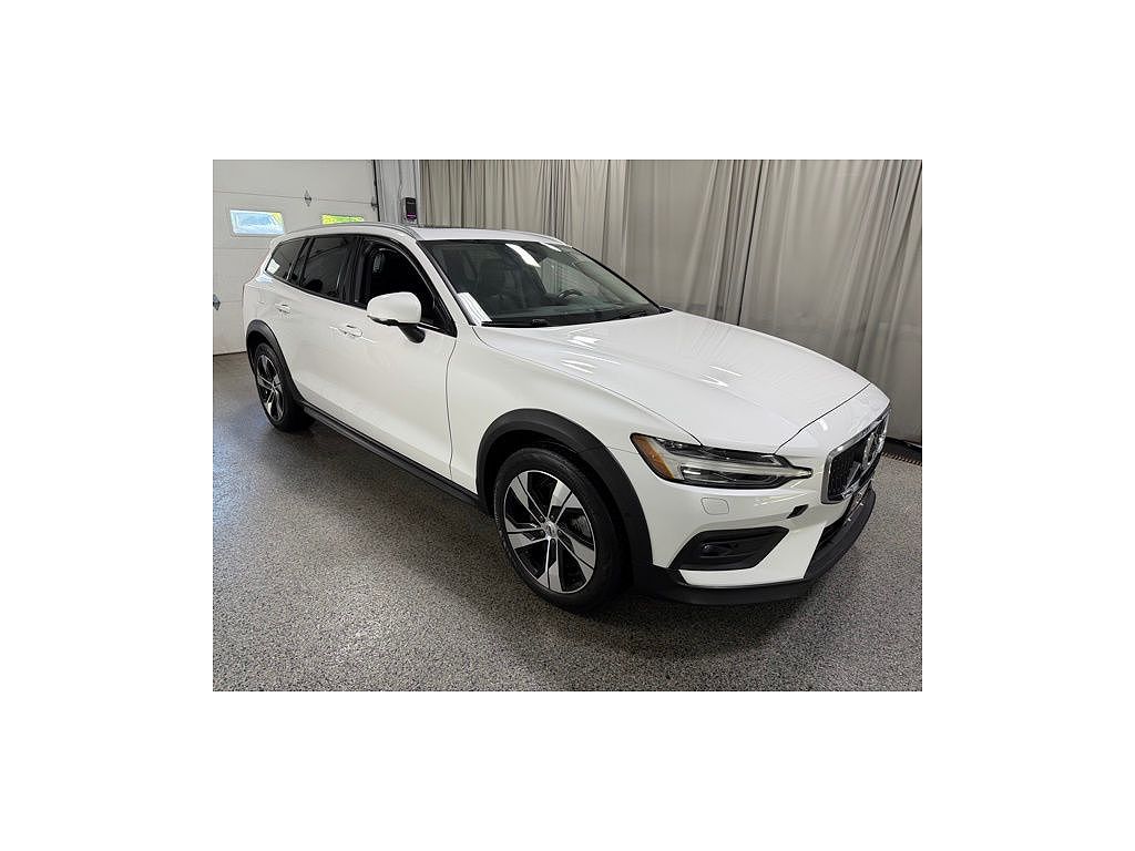 2022 Volvo V60 T5