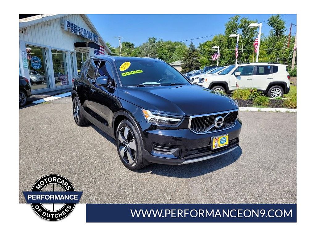 2020 Volvo XC40 T5 Momentum
