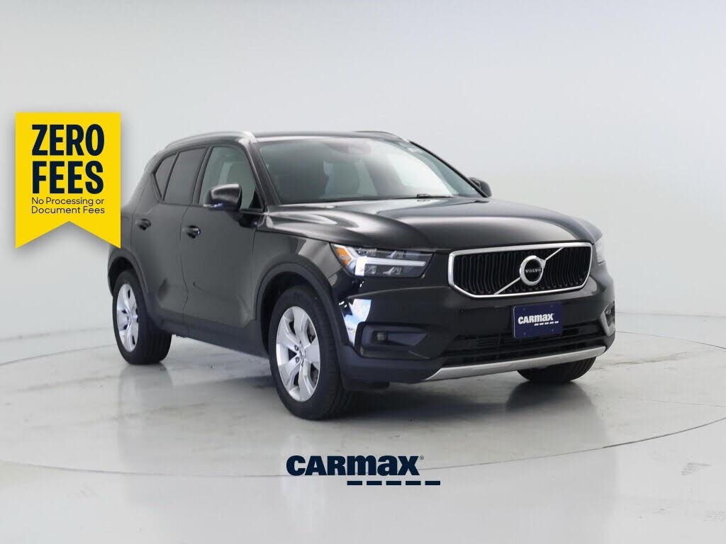 2022 Volvo XC40 T5 Momentum