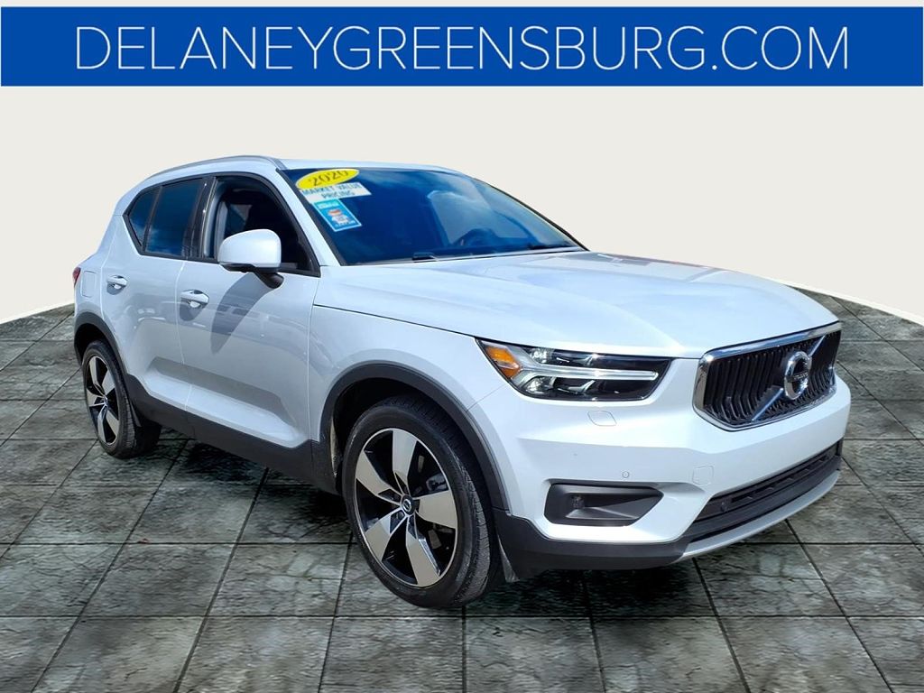 2020 Volvo XC40 T5 Momentum