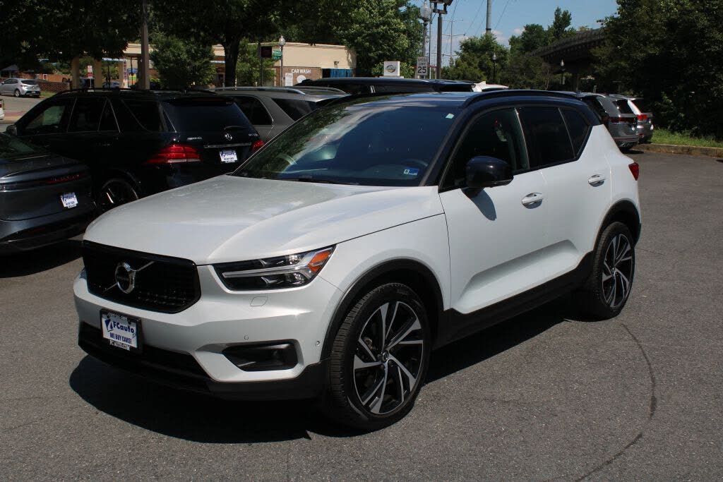 2021 Volvo XC40 T5 R-Design