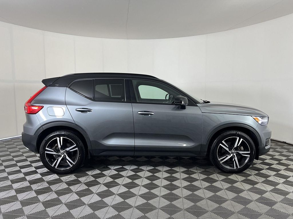2019 Volvo XC40 T5 R-Design