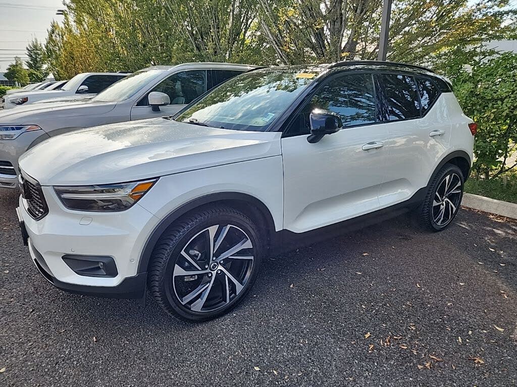2021 Volvo XC40 T5 R-Design