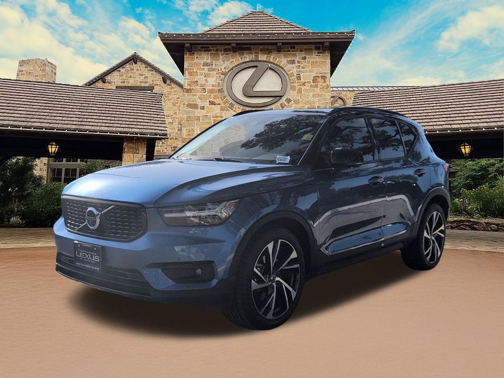 2021 Volvo XC40 T5 R-Design