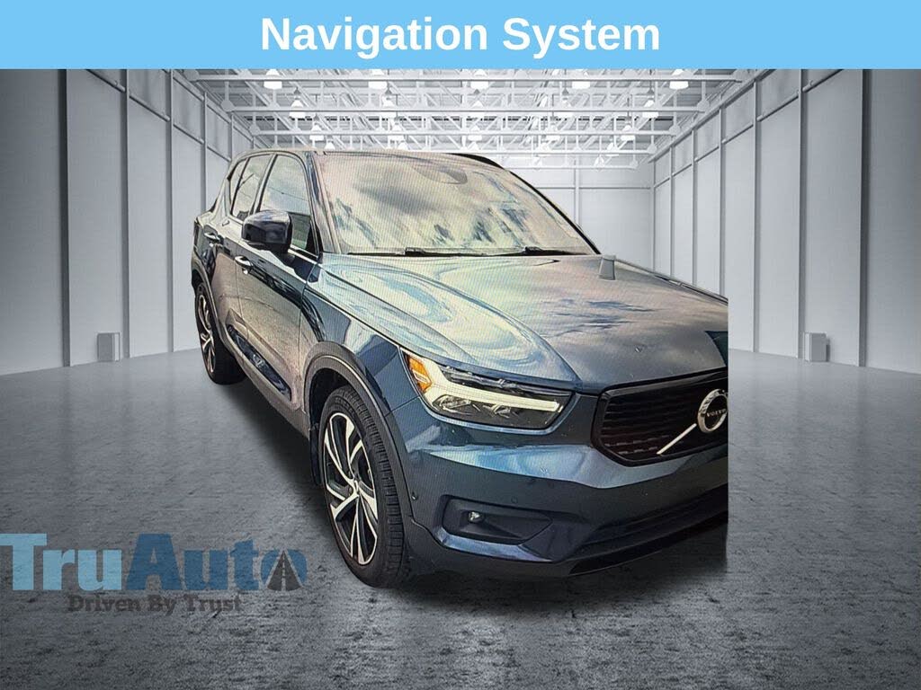 2022 Volvo XC40 R-Design