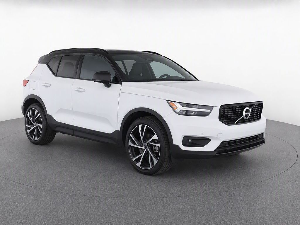 2022 Volvo XC40 T5 AWD R-Design