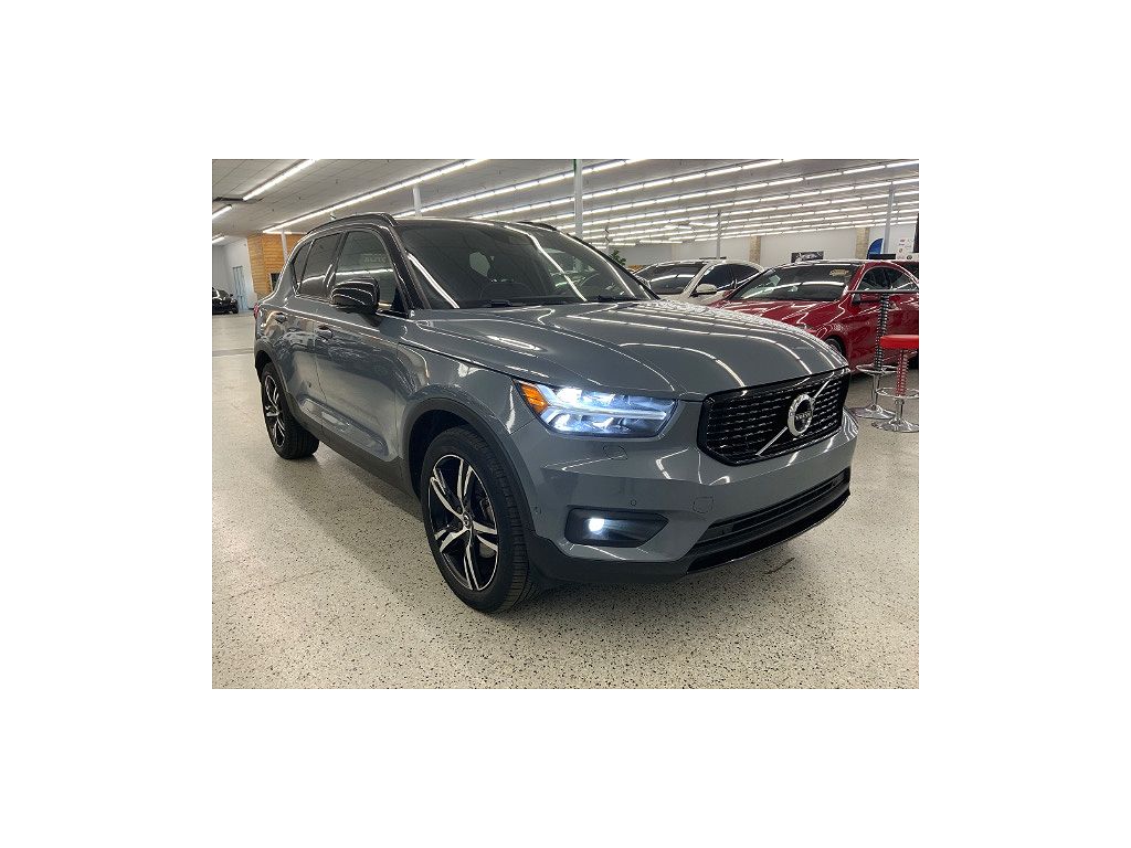 2020 Volvo XC40 T5 R-Design
