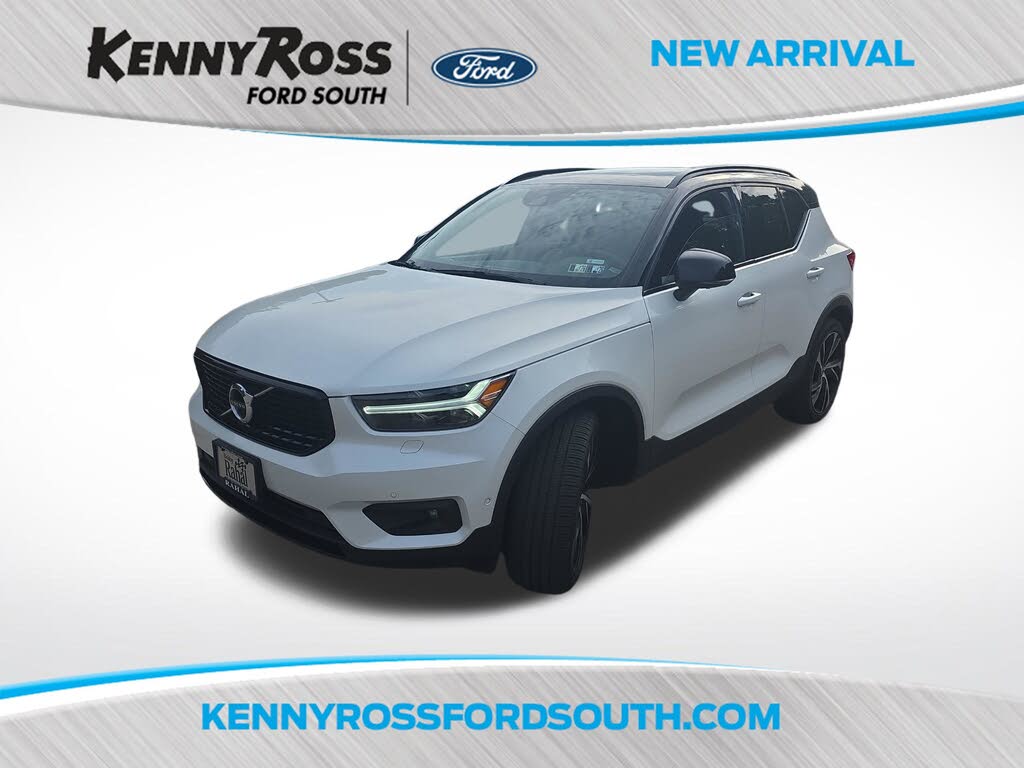 2022 Volvo XC40 T5 R-Design