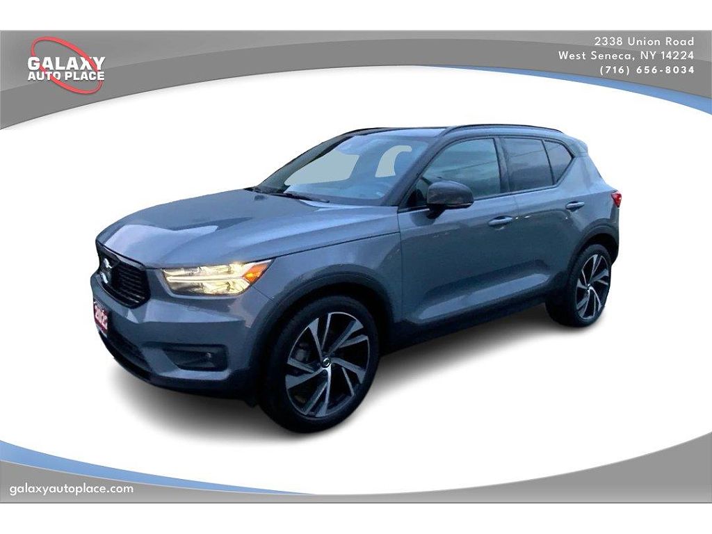 2022 Volvo XC40 T5 R-Design