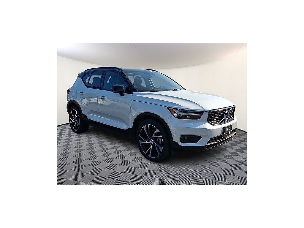 2021 Volvo XC40 T5 R-Design