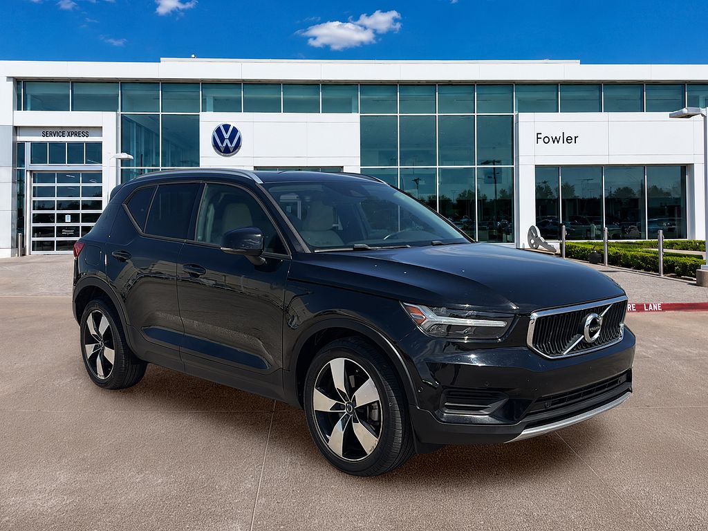 2019 Volvo XC40 T5 Momentum