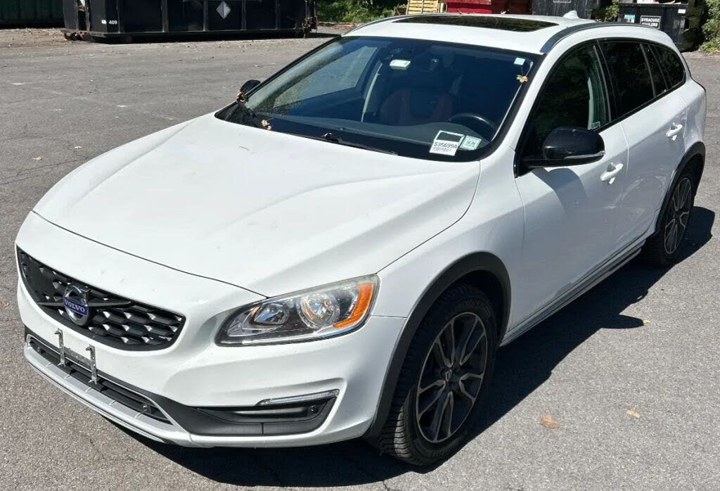 2018 Volvo V60 Cross Country T5
