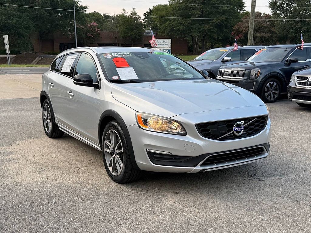 2017 Volvo V60 Cross Country T5