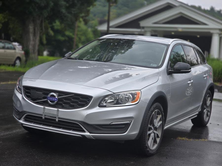 2017 Volvo V60 Cross Country T5