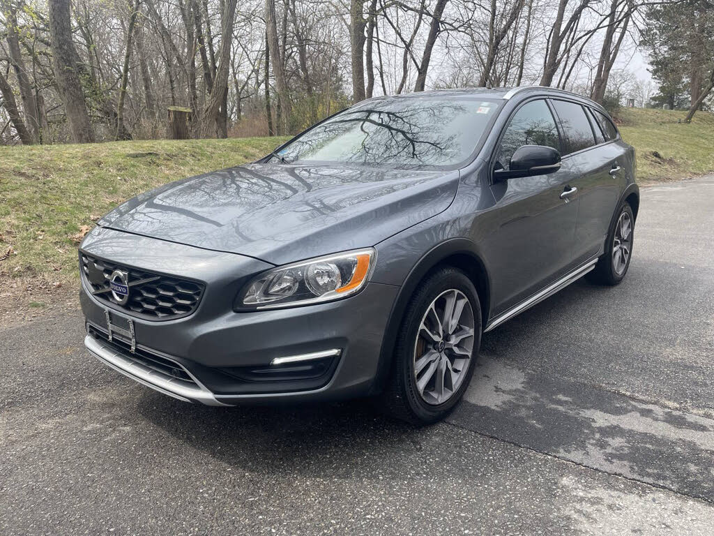 2018 Volvo V60 Cross Country T5