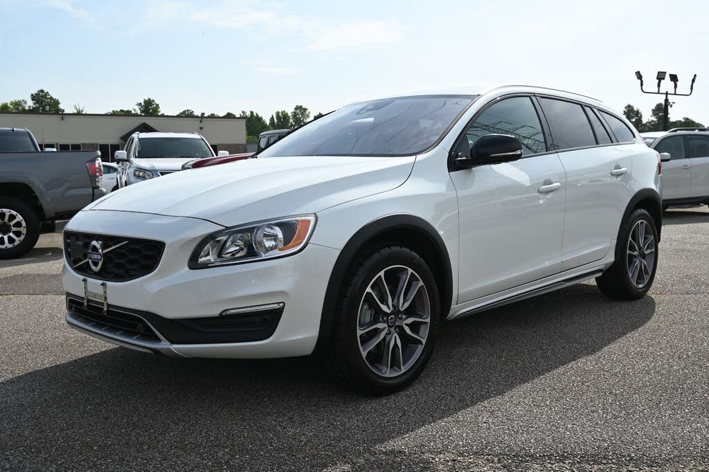 2018 Volvo V60 Cross Country T5